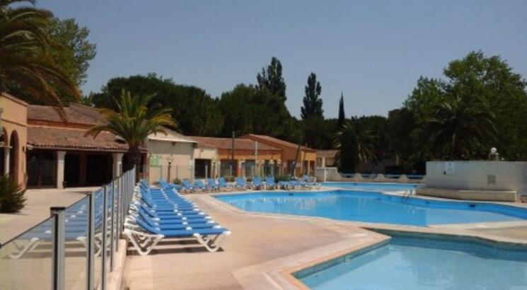 Appartement Village 9 En Residence De Vacances En Camargue Arles Exterior photo